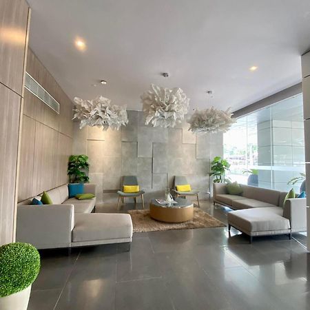 Aeon Towers Executive Suite 2Br 18Th Floor Davao Bagian luar foto