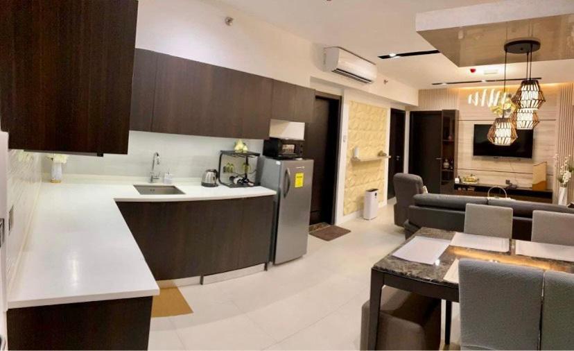 Aeon Towers Executive Suite 2Br 18Th Floor Davao Bagian luar foto
