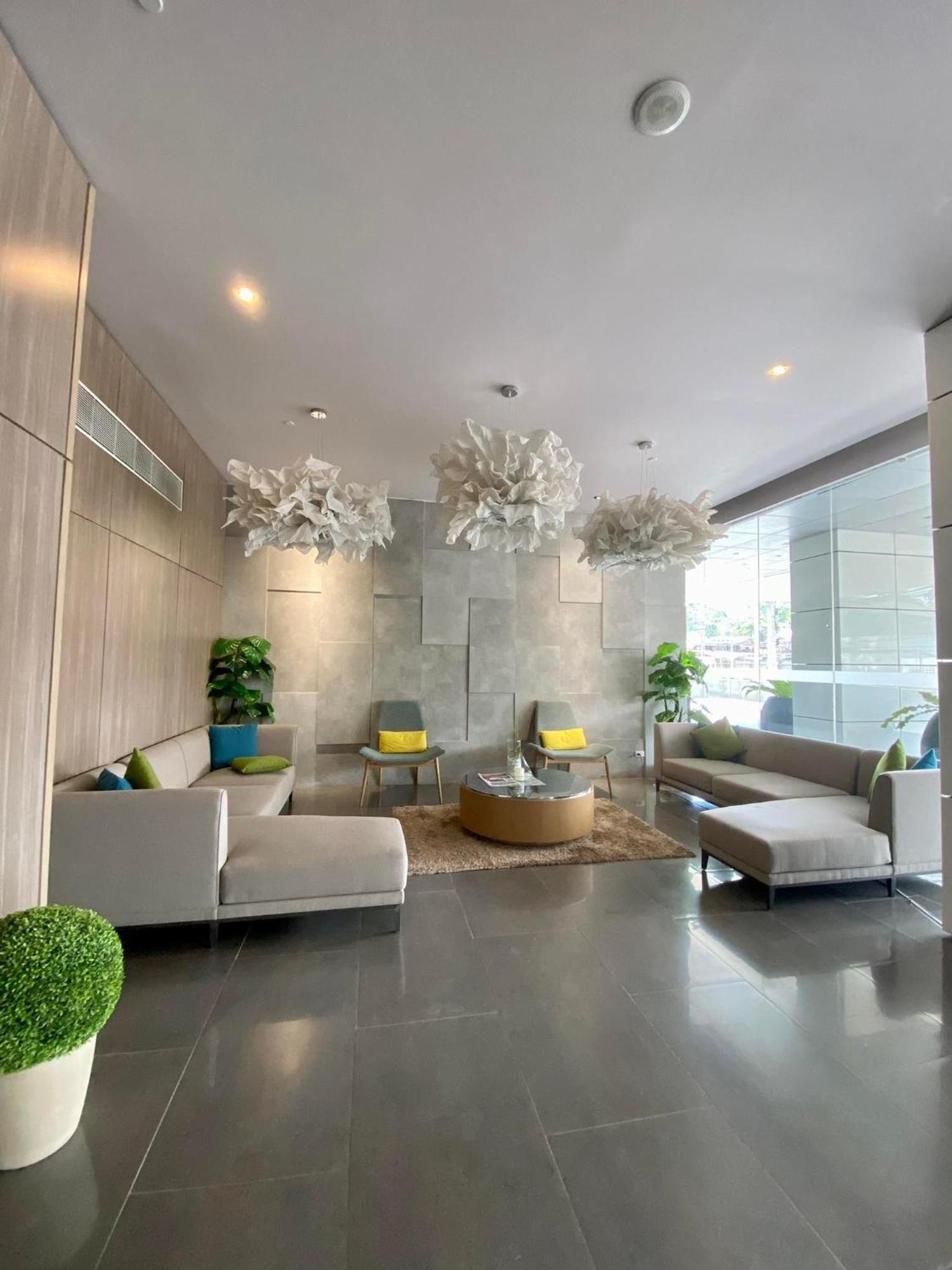 Aeon Towers Executive Suite 2Br 18Th Floor Davao Bagian luar foto